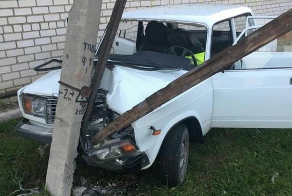 Угонщик на «Жигулях» в нетрезвом виде врезался в столб на Ставрополье